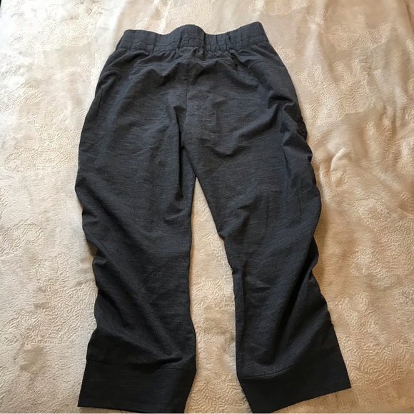 Kyodan gray black ruched side capris Size XS - Picture 6 of 7